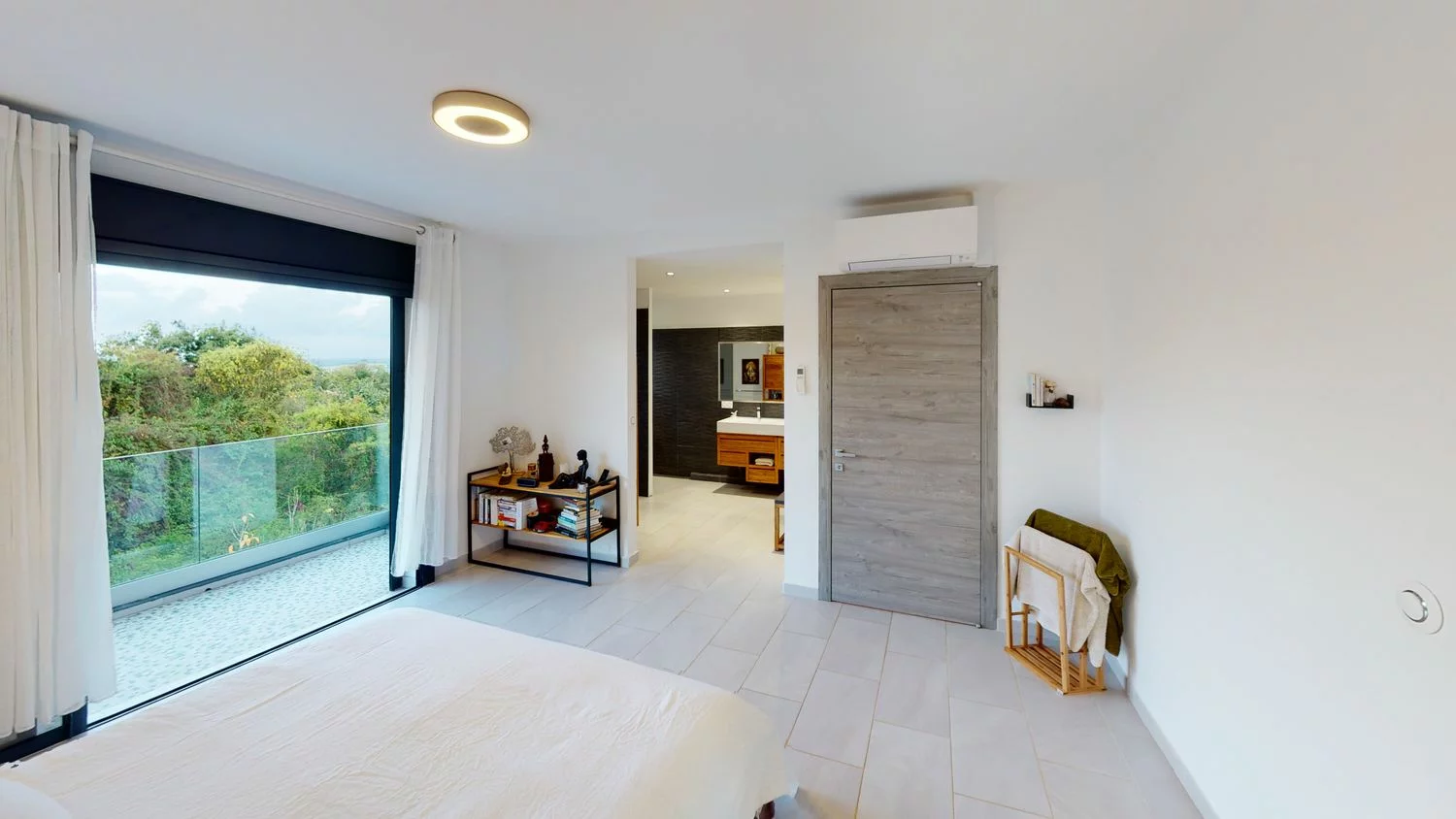 OKALM-Location-De-Villa-De-350m2-tout-confort-au-Gosier-Bedroom(3) - Copie.jpg