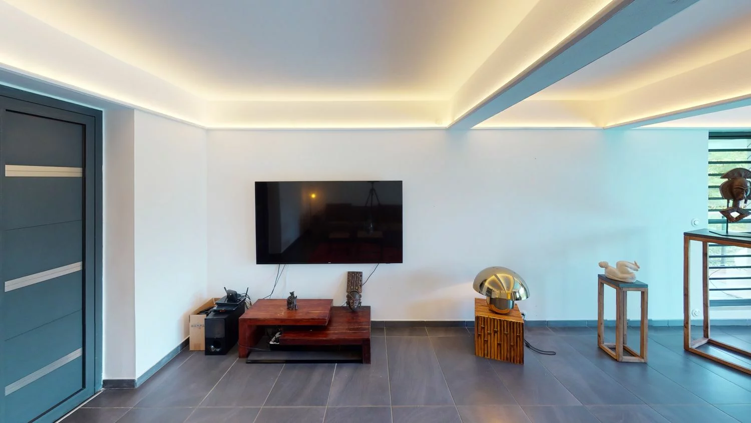 OKALM-Location-De-Villa-De-350m2-tout-confort-au-Gosier-Living-Room(3) - Copie.jpg